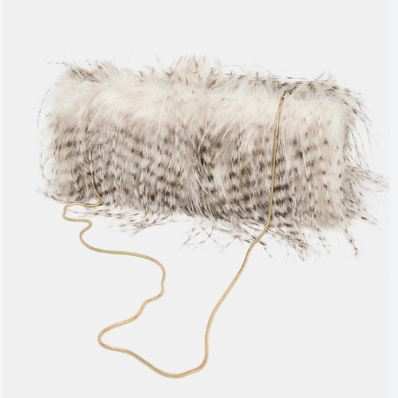 ZARA FUAX FUR/ FEATHER CLUTCH - Picture 4 of 7